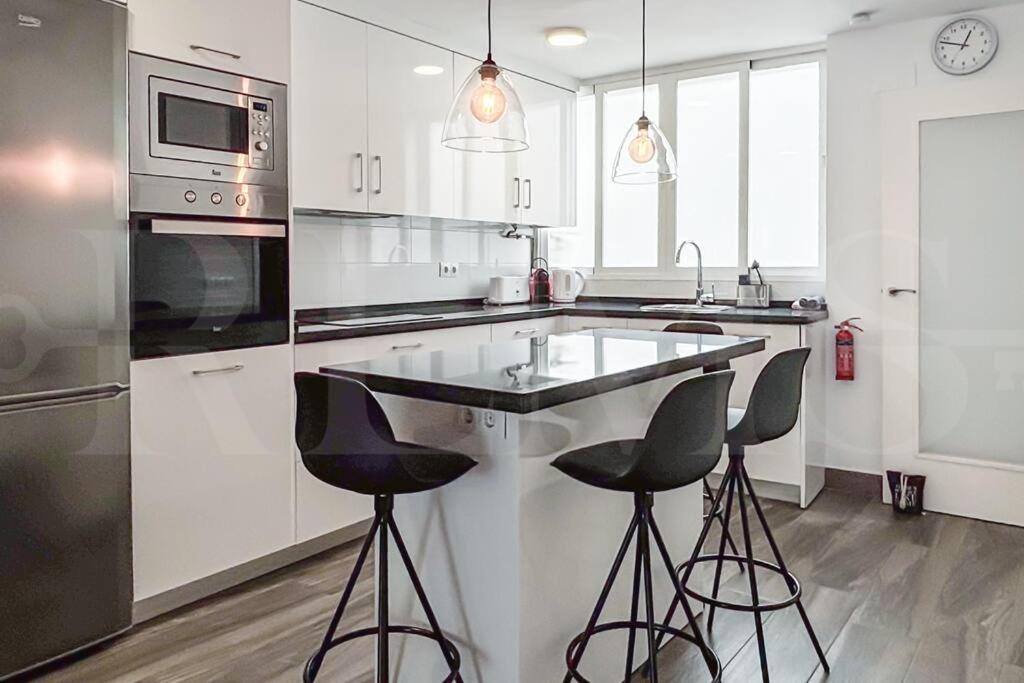 Appartamento With Terrace Next To Port Of By Rems
